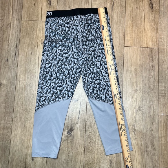 Nike Pro 3/4 Grey Leggings Pro Cool Capri Facet Women’s Size M - Picture 7 of 8